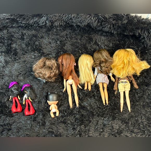 MGA Bratz Doll Lot of 8 Mixed Years Feet Missing Cake Toppers Accessories 2000s - Picture 2 of 16